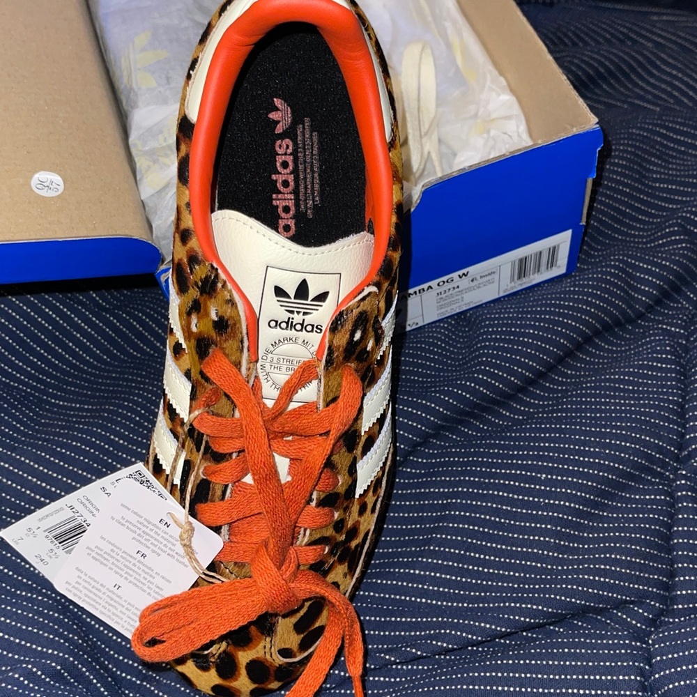 Authentic Women’s Adidas Sambas Sneakers w/Leopard Pattern
 Women Size 12 - Picture 9 of 16